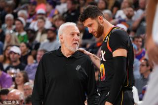 中国男篮靠 中国男篮靠