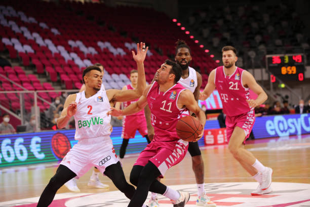 其表现受到 其表现受到