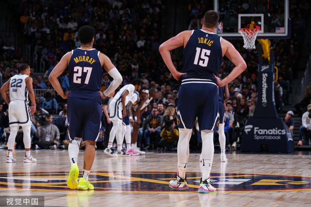 支年轻且充 支年轻且充