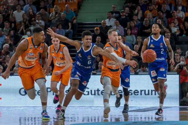 经越来越近 经越来越近